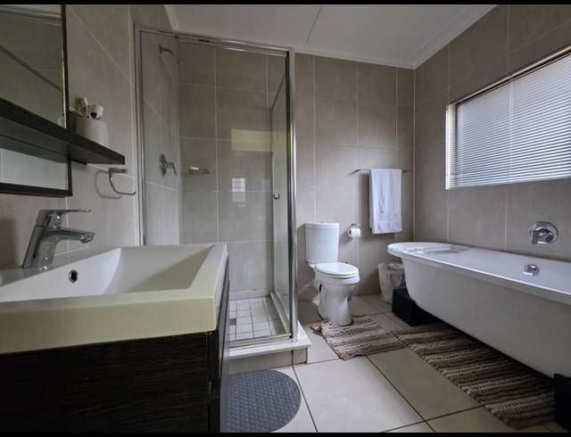 3 BEDROOM APARTMENT FOR SALE IN MODDERFONTEIN